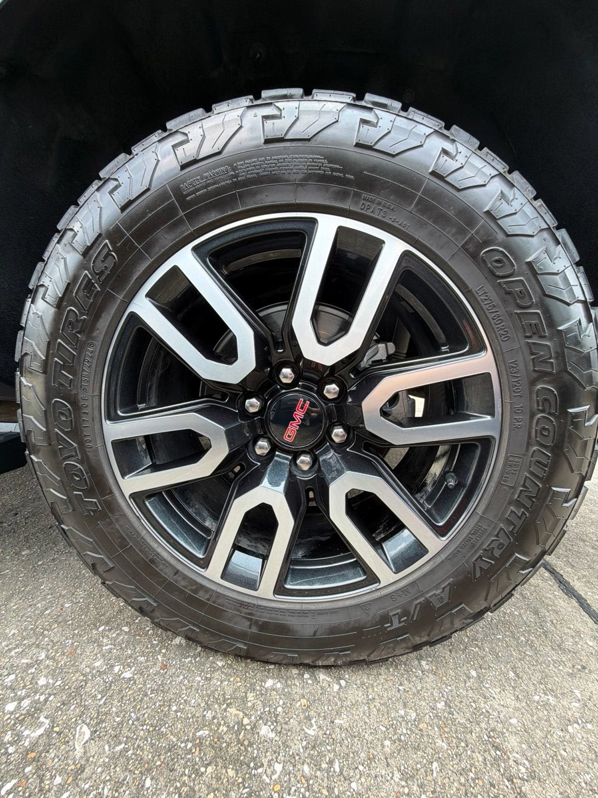 2023 GMC Yukon XL AT4