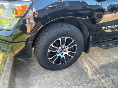 2023 Nissan TITAN Crew Cab SV 4x2