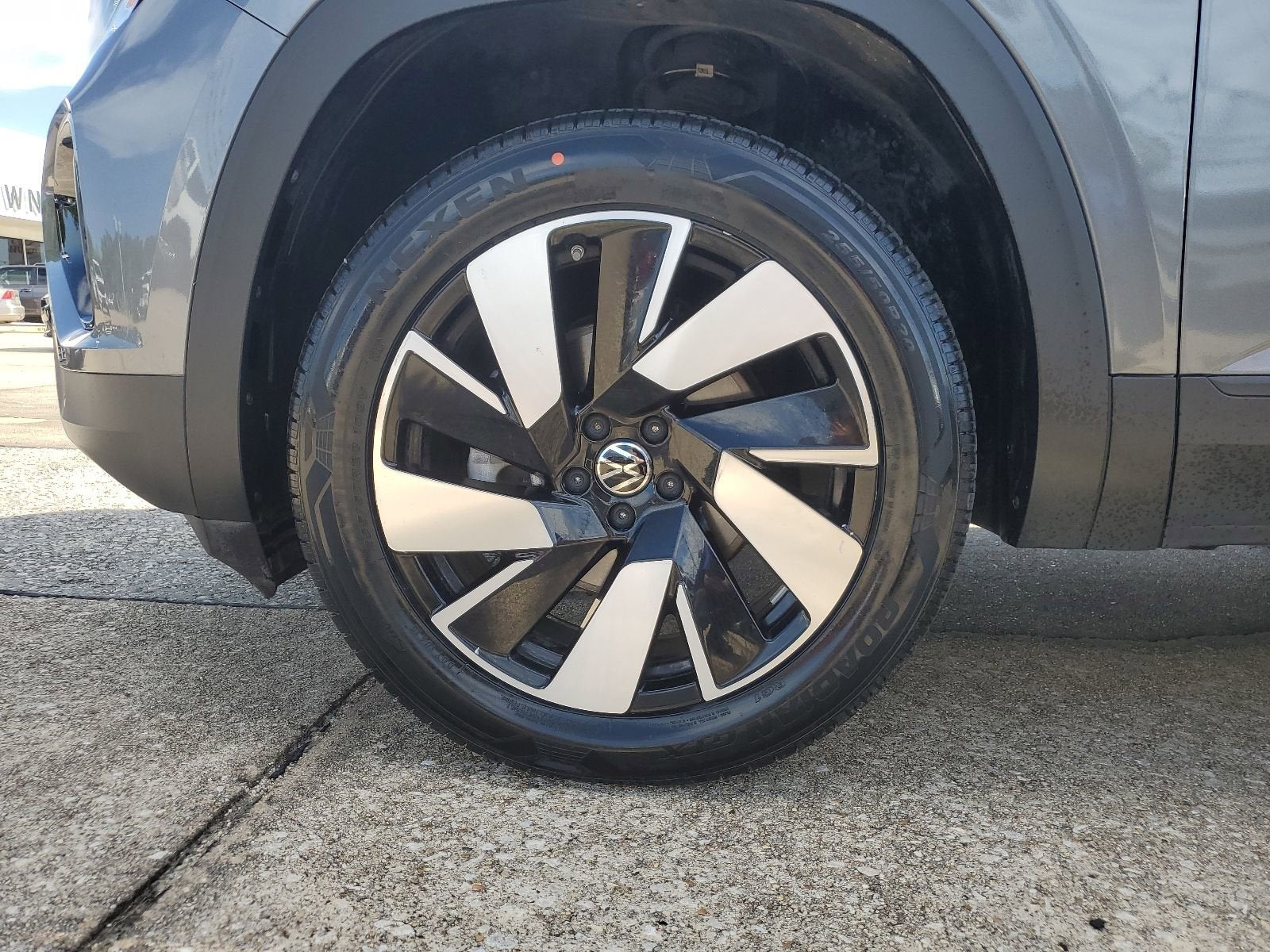 2025 Volkswagen Atlas Cross Sport 2.0T SE w/Technology