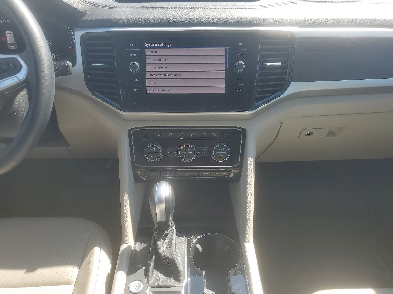 2022 Volkswagen Atlas 3.6L V6 SE w/Technology