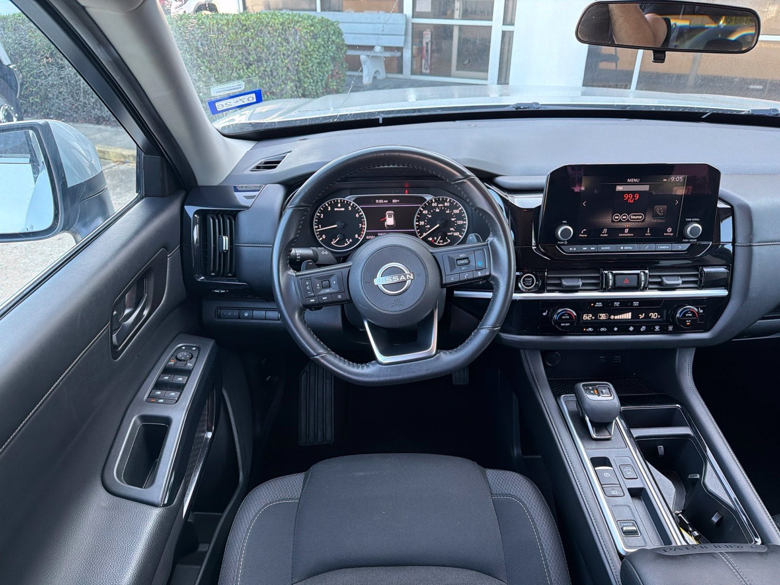 2024 Nissan Pathfinder SV