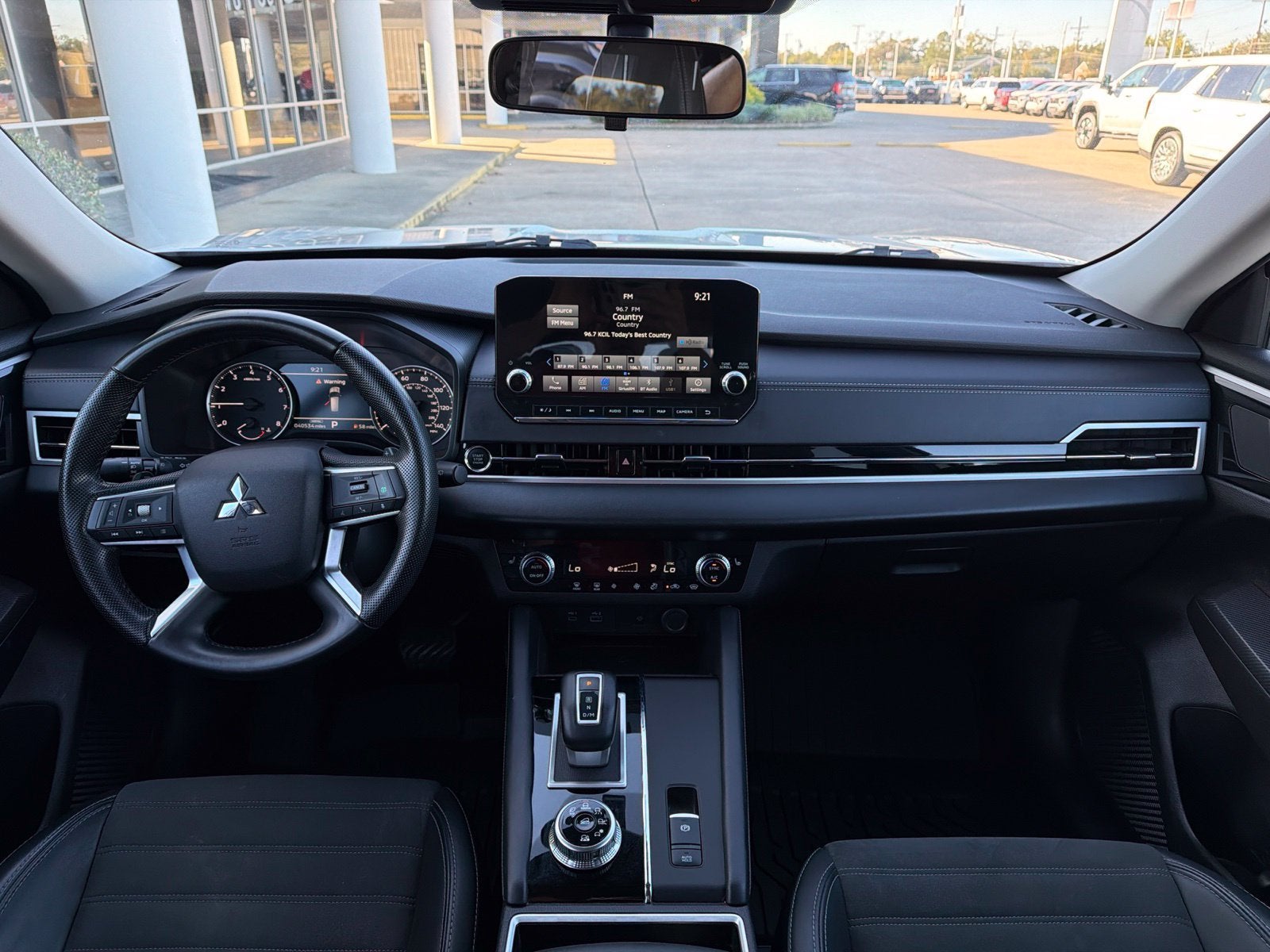 2024 Mitsubishi Outlander SE