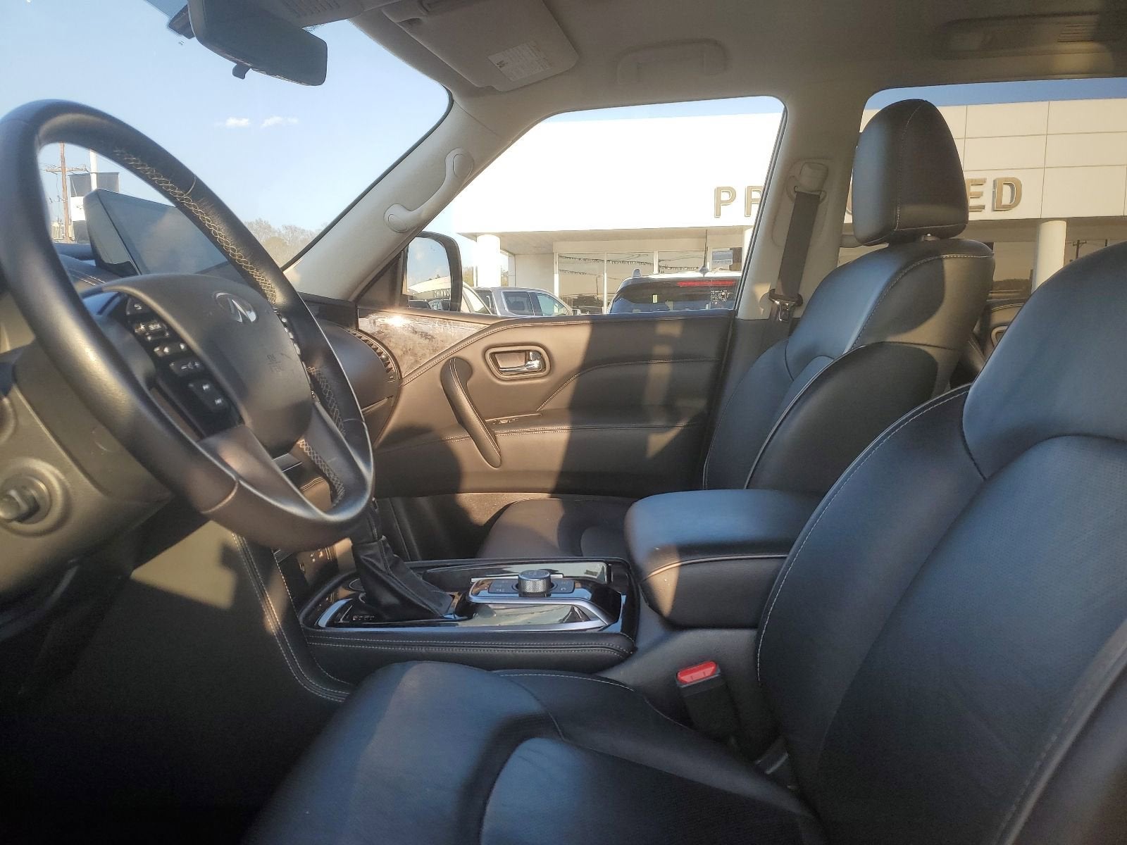 2024 INFINITI QX80 LUXE