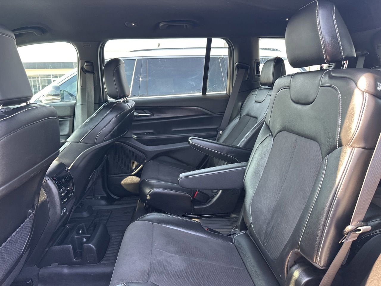 2024 Jeep Grand Cherokee L Altitude 4x4