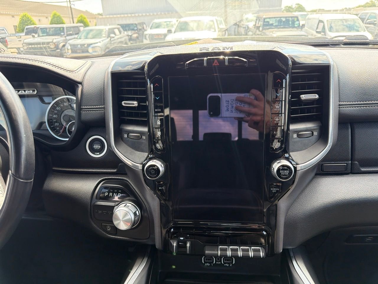2021 RAM 1500 Laramie Crew Cab 4x2 5'7" Box