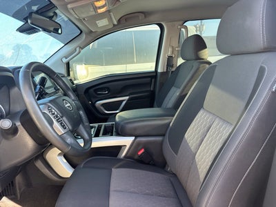 2024 Nissan TITAN Crew Cab SV 4x2