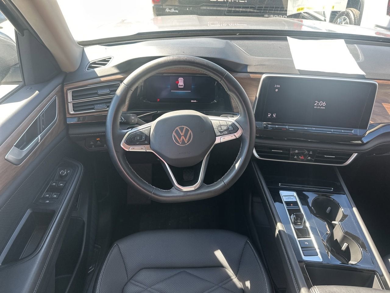 2025 Volkswagen Atlas 2.0T SE w/Technology