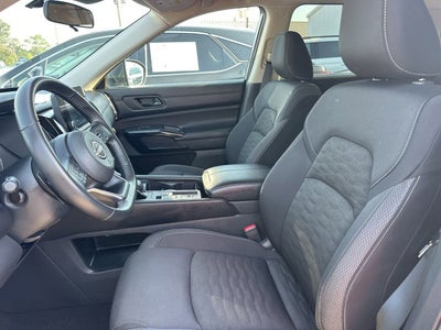 2025 Nissan Pathfinder SV FWD