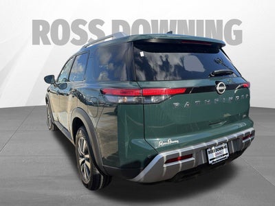 2025 Nissan Pathfinder SL