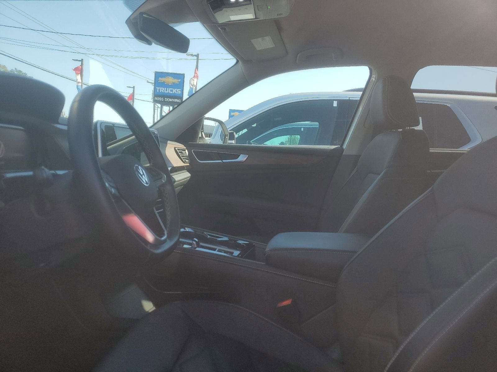 2025 Volkswagen Atlas 2.0T SE w/Technology