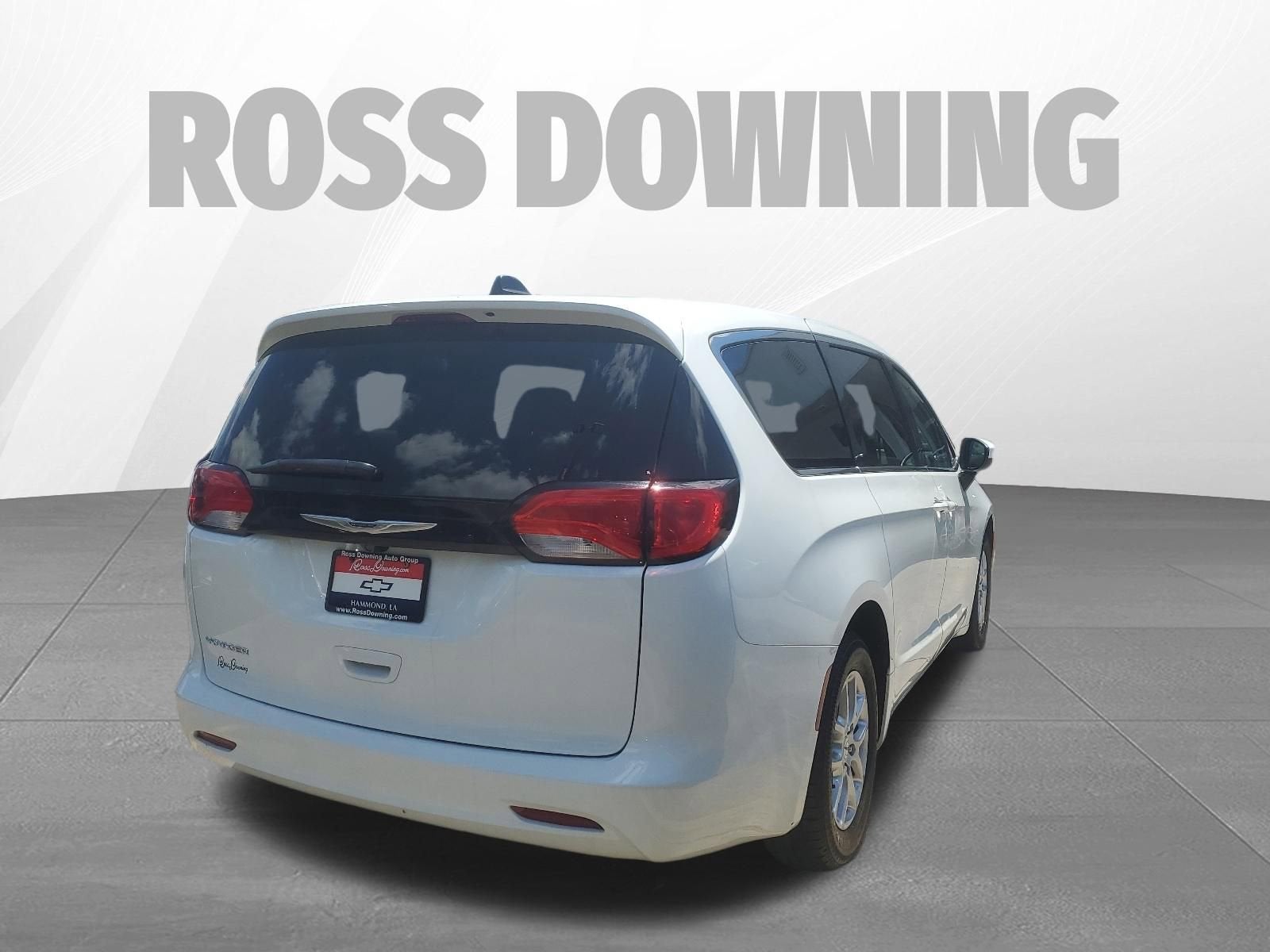 2023 Chrysler Voyager LX