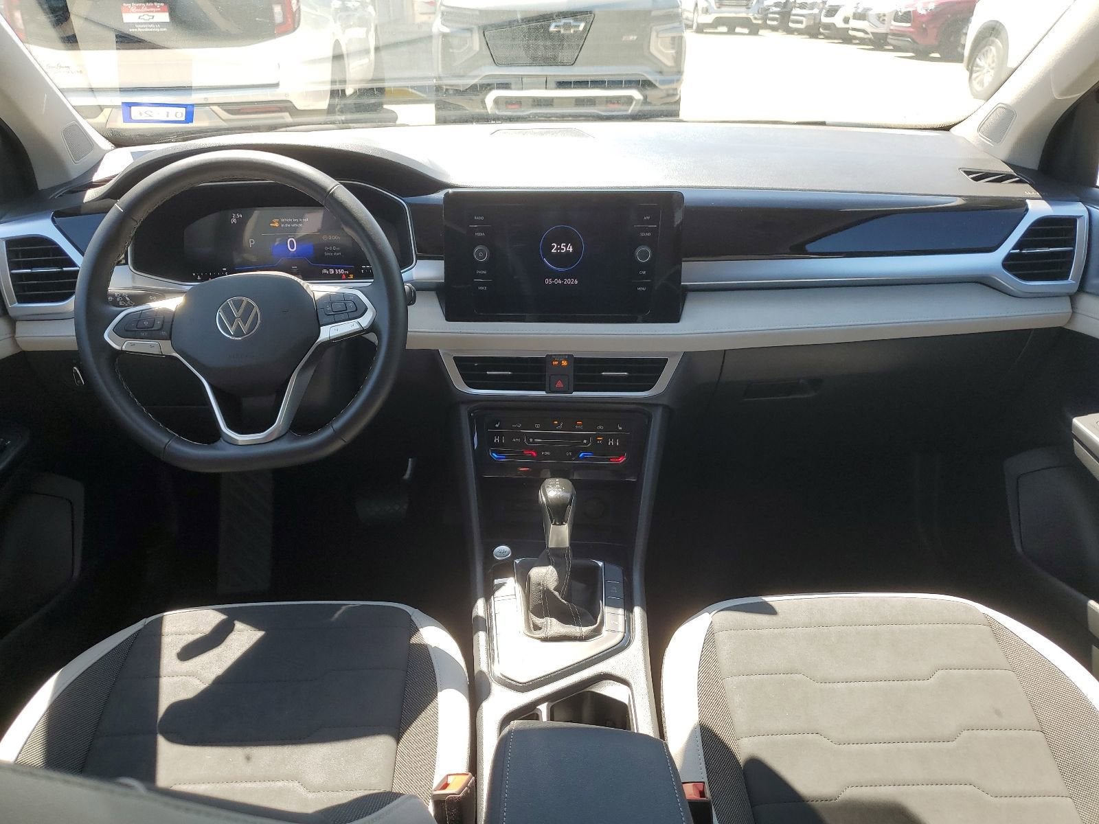 2025 Volkswagen Taos SE