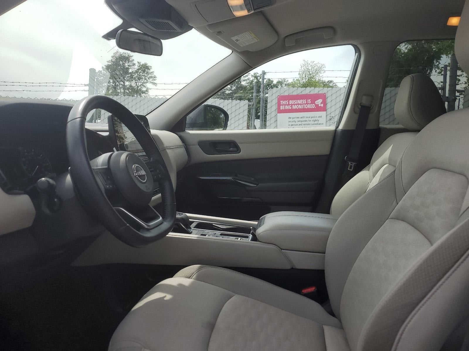 2024 Nissan Pathfinder SV