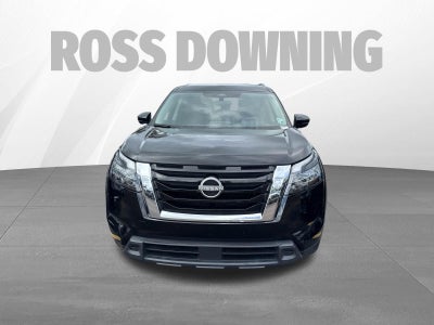2023 Nissan Pathfinder SV