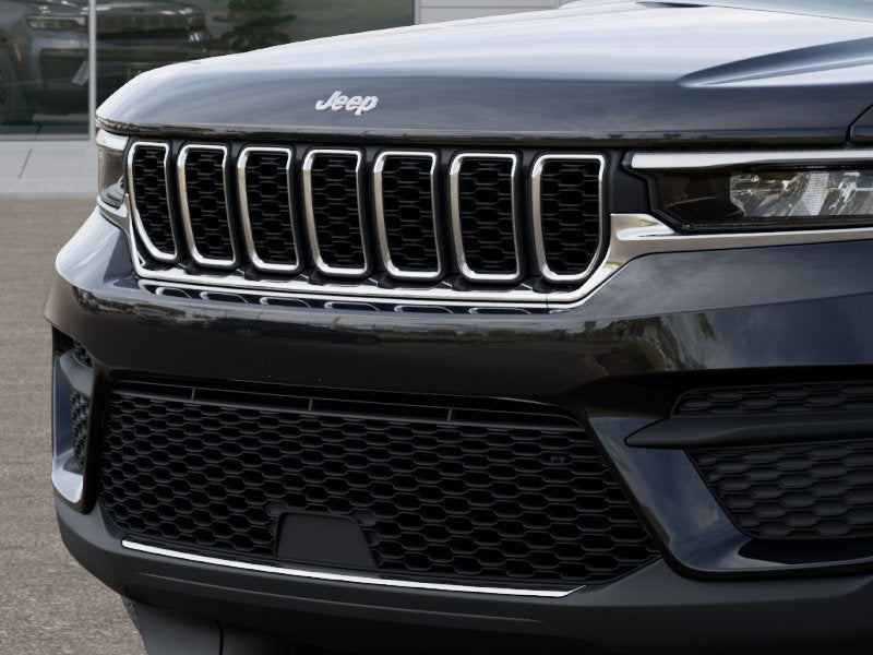 2027 Jeep Grand Cherokee Laredo