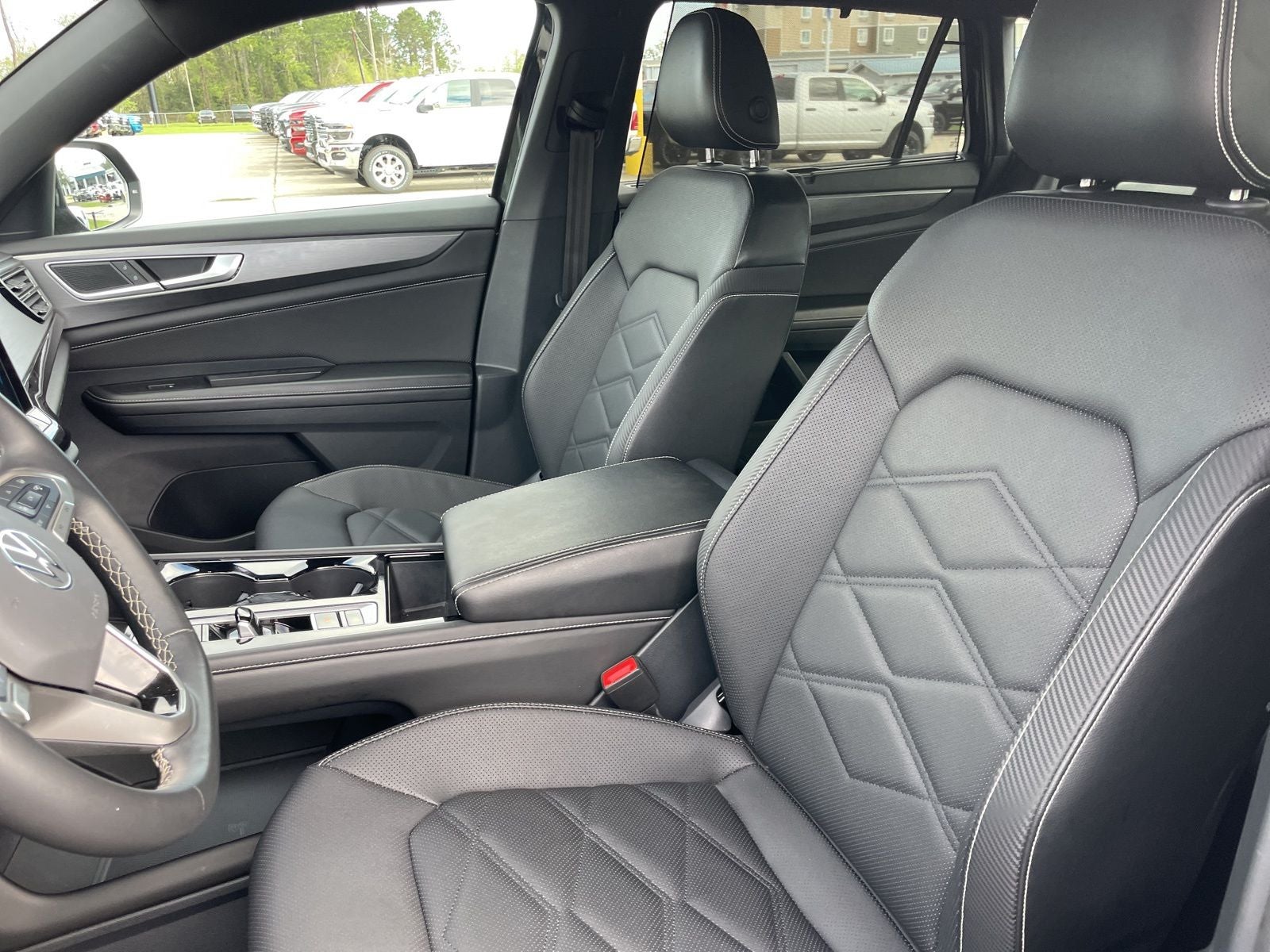 2025 Volkswagen Atlas Cross Sport 2.0T SE w/Technology