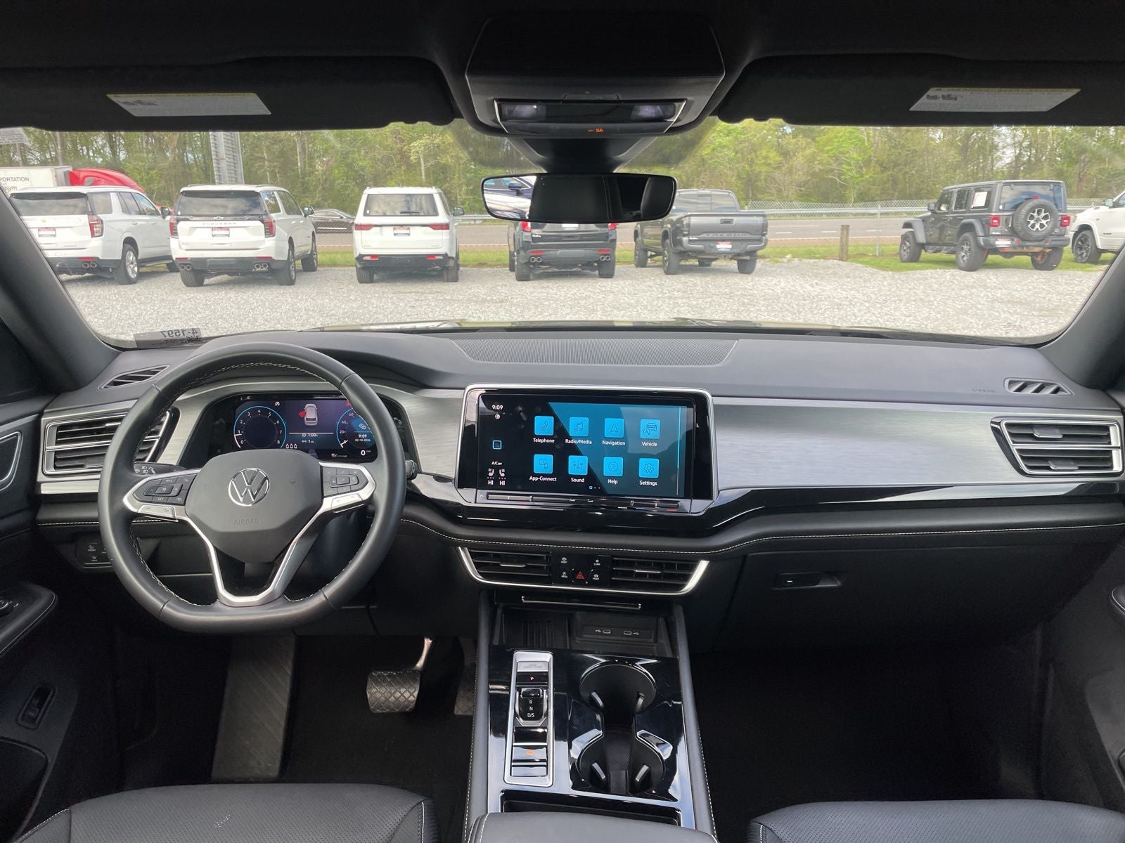 2025 Volkswagen Atlas Cross Sport 2.0T SE w/Technology