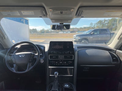2024 INFINITI QX80 LUXE