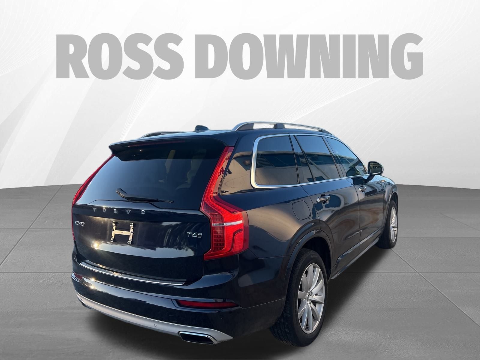 2017 Volvo XC90 T6 Momentum