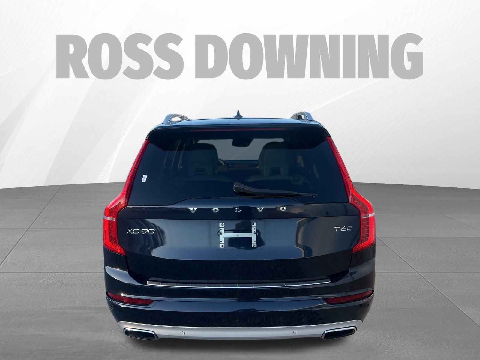 2017 Volvo XC90 T6 Momentum