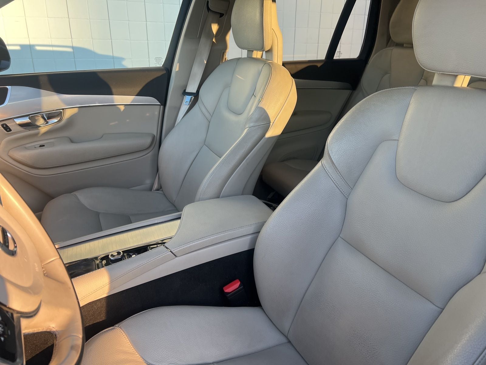 2017 Volvo XC90 T6 Momentum