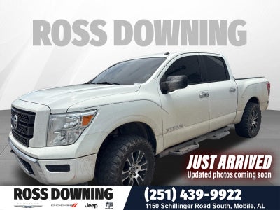2021 Nissan TITAN Crew Cab SV 4x4