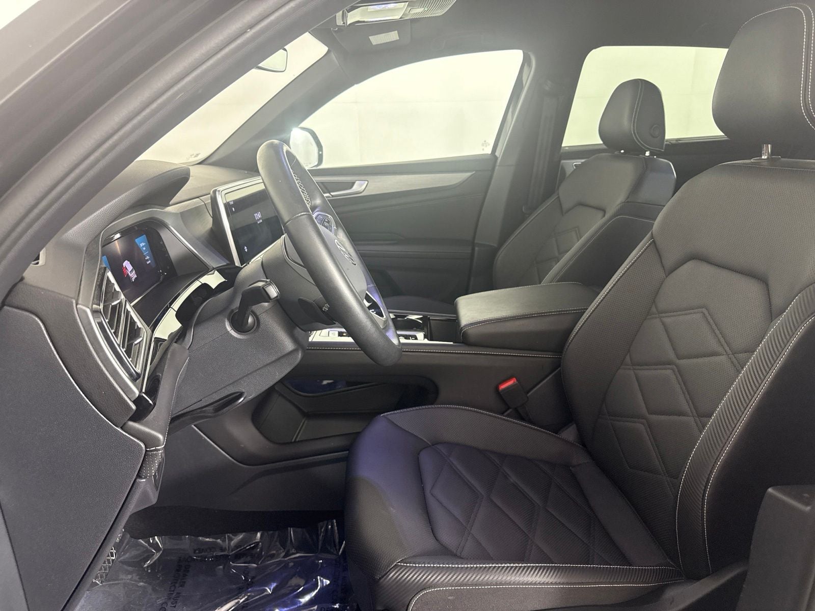 2025 Volkswagen Atlas Cross Sport 2.0T SE w/Technology