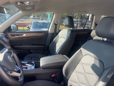 2025 Volkswagen Atlas 2.0T SE w/Technology